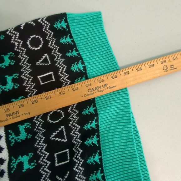 PlayStation Geeknet Holiday Ugly Christmas Sweater large PS4 PS5 Pre-owne - Picture 3 of 7